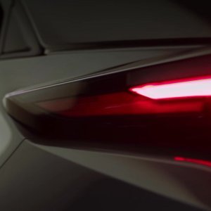 Täysin uusi täyssähköinen Toyota C-HR+ on yhdistelmä tyyliä ja tehoa: coupémaiset linjat kohtaavat erinomaisen ajettavuuden, vai...