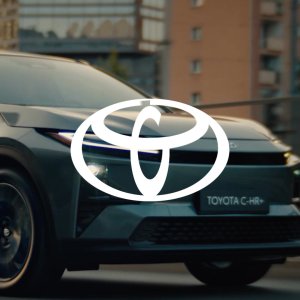 Uskalla erottua: täysin uusi täyssähköinen Toyota C-HR+ on ennakkomyynnissä, alkaen 45 590 €