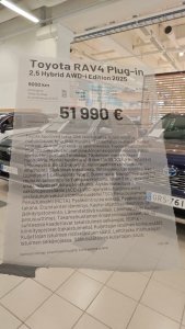 Tule tutustumaan kattavaan RAV4 -vaihtoautovalikoimaamme
