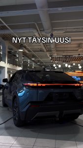 Meiltä nyt neliveto etuvedon hinnalla valikoituihin Toyota C-HR+ malleihin
