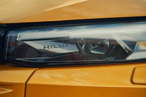 TÄYSIN UUSI TOYOTA HILUX. Vahvuudestaan ja käytännöllisyydestään tunnettu Toyota Hilux on nyt täysin uudistunut. Se tule...