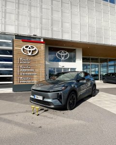 🥈 Hopeaa taloudellisuusajosta! Toyota C-HR+ AWD saavutti viime viikonloppuna BEV-luokassa 2. sijan taloudellisuusajokil...